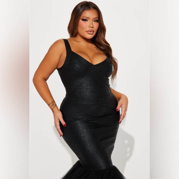 ‘Mermaid Fresh Out Of Fashion Week Dress’ 🌊 - Picture 3 of 7